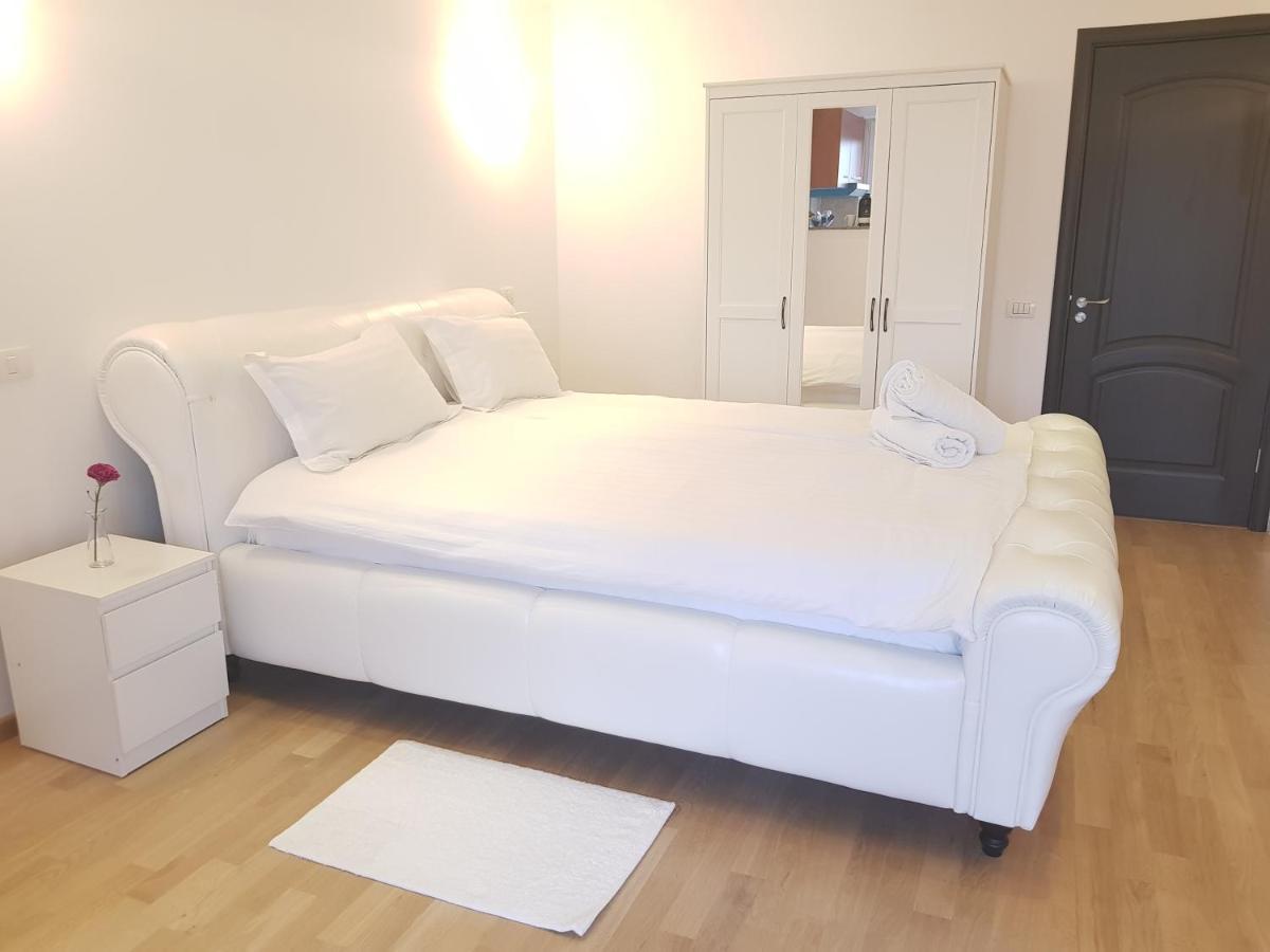 Ritmului Mega Mall Studio Bukarest Exteriör bild